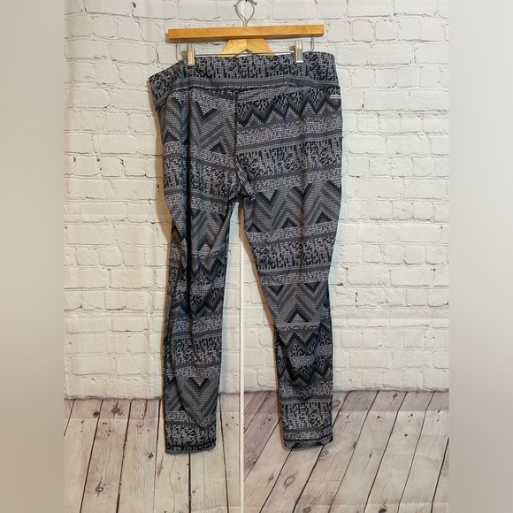 Danskin Now Black And Gray Drawstring Waist Leggings Womens Size XLarge (16-18) - Picture 2 of 3